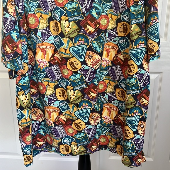 DisneyParks Disneyland Passport Collection Stamps Button Down Shirt Mens Sz XXL - Picture 10 of 16